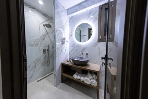 Koupelna v ubytování Ammos Luxury Apartments