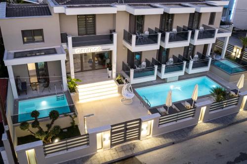 Gallery image of Ammos Luxury Apartments in Nea Vrasna