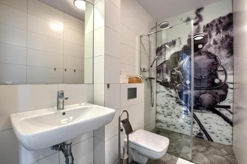 A bathroom at Dom Gościnny Wetlinn