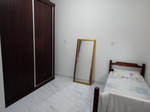 Quarto para moças no Bairro Praia.