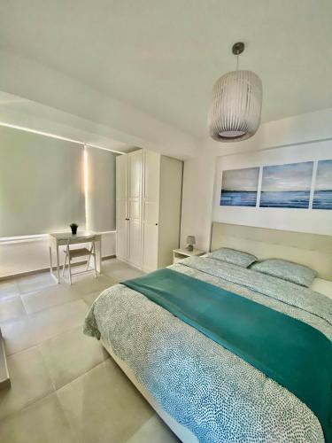 Beach front apartament with beautiful sea view