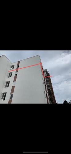 Το κτήριο όπου στεγάζεται  το διαμέρισμα