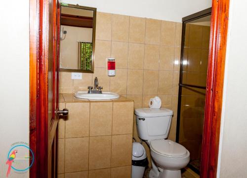 Imagen de la galería de Cabaña Ara Macao Lodge, en Drake