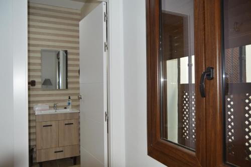 Kúpeľňa v ubytovaní ALCAZAR VIEJO SUITE Tourist Córdoba