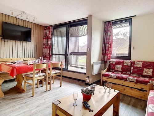 Appartement skis aux pieds, parking couvert, balcon ouest - Reberty 1850 - FR-1-344-1106