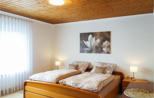 Postel nebo postele na pokoji v ubytování Beautiful Apartment In Dillenburg With Kitchen