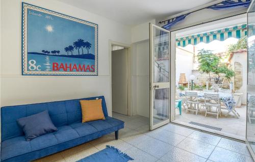 A seating area at Cozy Apartment In Marina Di Ragusa