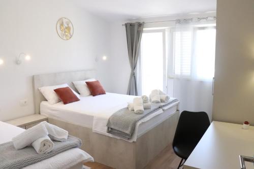 Apartment MARY- 2 free parking, near Mall of Split