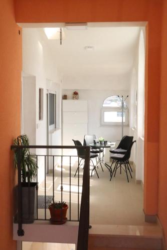 Apartment MARY- 2 free parking, near Mall of Split