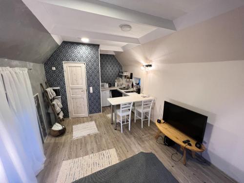 TV a/nebo společenská místnost v ubytování Guesthouse in Kärdla