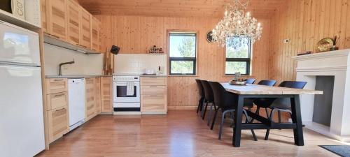 Gallery image of Dixon Cabin nr. 7 / Dixon sumarhús nr. 7 @Kirkjubraut in Talknafjordur