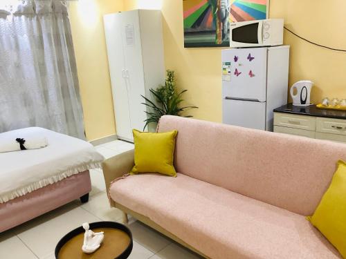 Dapur atau dapur kecil di Mowetu Guest House