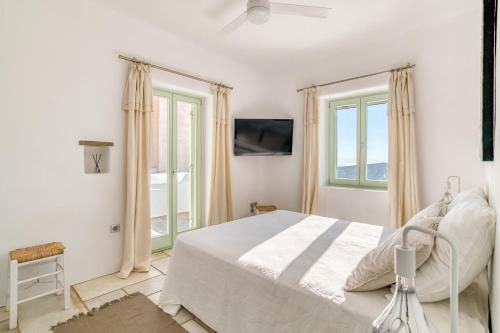 Villa Lofos - Sea View and Jacuzzi near Parikia photo 2
