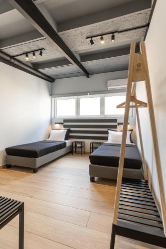 Ermoo Athens Modern Living