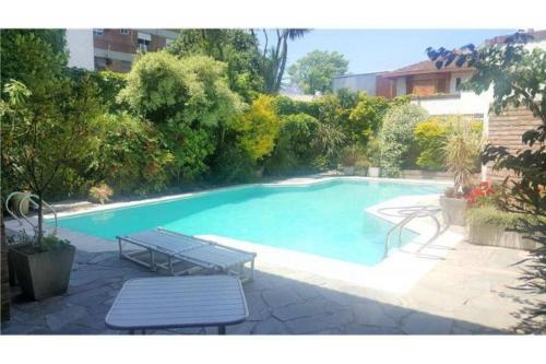 Amazing Villa with Swimming Pool, 50 mins from BUE