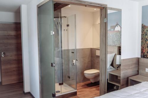 Kupaonica u objektu Gasthaus Zum Adler