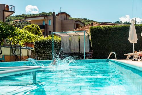 Foto dalla galleria di Residence Holidays a Pietra Ligure