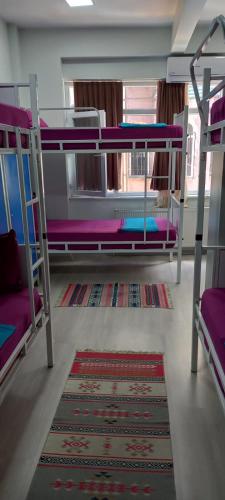 XALİLA HOSTEL & CAFE, MEN's ROOM, BEST IN ISTANBUL ,