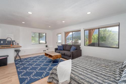 Lakeside Bungalows Units 1&2 – Photos 3