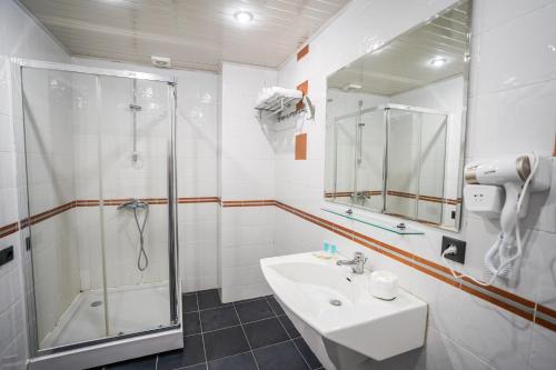 Koupelna v ubytování Natali Hotel