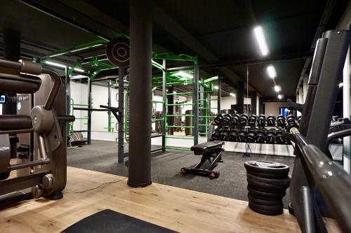 Spordikeskus ja/või sportimisvõimalused majutusasutuses Business Hotel Maier