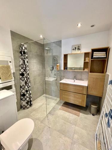 Studio classé 3 étoiles de 36 m2, indépendant dans villa avec piscine