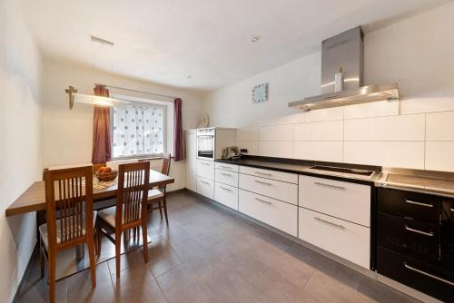 Η κουζίνα ή μικρή κουζίνα στο Apartment Bergkristall