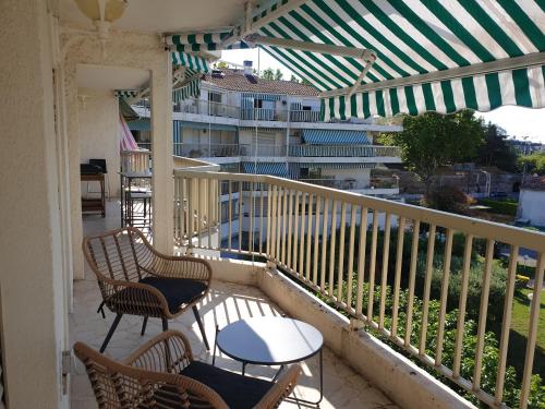Fotografia z galérie ubytovania FREJUS T3 95 m2 climatise 6 personnes piscine par v destinácii Fréjus