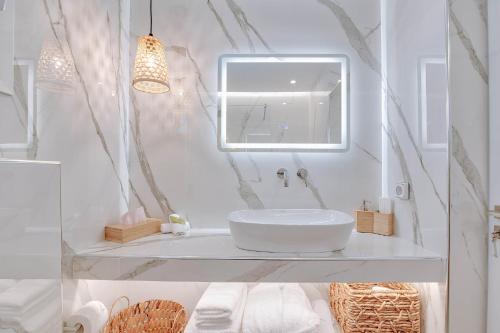 Koupelna v ubytování Nautica suites - Grand Suite with jacuzzi