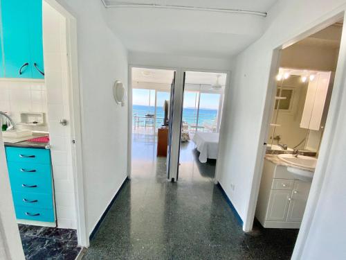 Et badeværelse på Akra primera línea de Playa Vistas Increibles !!