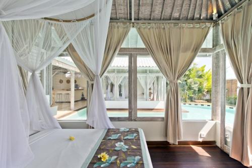 Gallery image of Villa Laksmana Hideaway 2 - Surrounded by water- 2bd villa with fantastic pool! in Seminyak