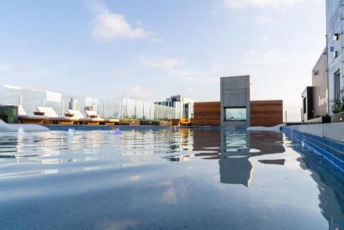 Bazén v ubytování Austin Condo Hotel nebo v jeho okolí