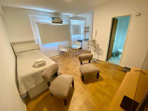 Estudio Monoambiente en Plaza Moreno