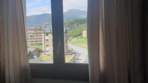  Residencia Aldosa -  Room  picture :   Shower    Bath    TV                           