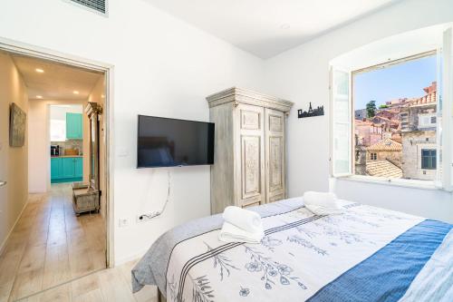 Luxury apartment Petra with terrace and city view