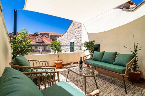 Luxury apartment Petra with terrace and city view