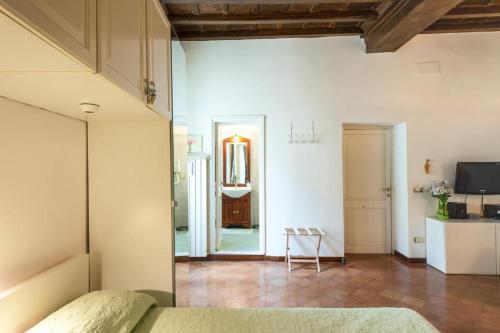 Navona Square House