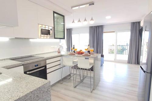 Kuchyň nebo kuchyňský kout v ubytování Luxury Apartment-Studio in Marbella!