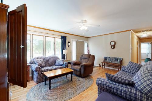 Country Estates --- 15 Wagon Wheel – Photos 2
