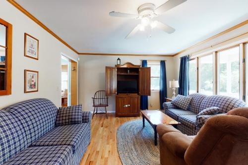 Country Estates --- 15 Wagon Wheel – Photos 3