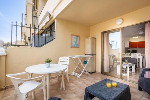 Castle Harbour Phoebe's Flat Los Cristianos by LoveTenerife