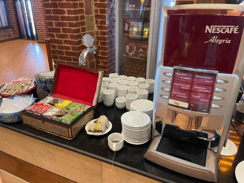 Tetera y cafetera en Dream Lagoon Resort & Aqua Park