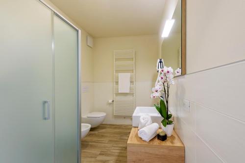 Et badeværelse på Residence Ruculì - Ruculì Hospitality