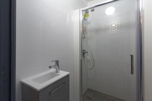 LE BEAULIEU * Appartement 4 chambres * 8pers * Clim * Parking * Balcon