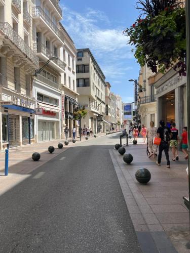 Alba apartment antibes street, by Welcome to Cannes photo 10