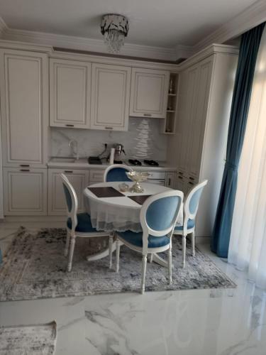 Кухня або міні-кухня у Campus