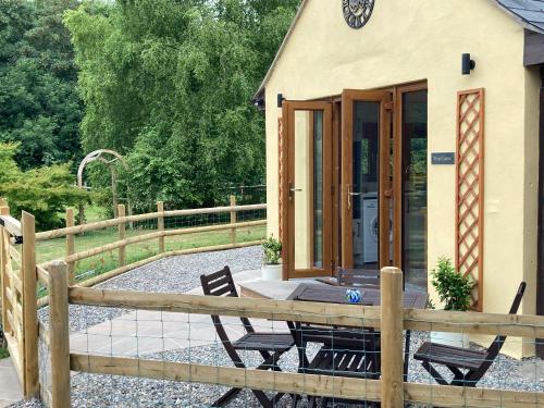 Gallery image of 1 bedroomed Detached holiday retreat Pant in Oswestry