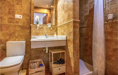 Ванна кімната в 1 Bedroom Stunning Apartment In Villanueva Del Rio Seg