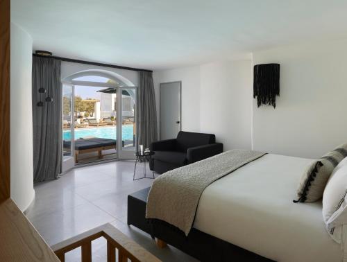 Gallery image of Kalisti Hotel & Suites in Fira