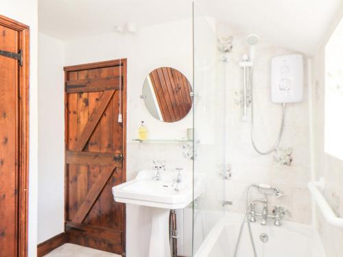 Vannituba majutusasutuses Myrtle Cottage